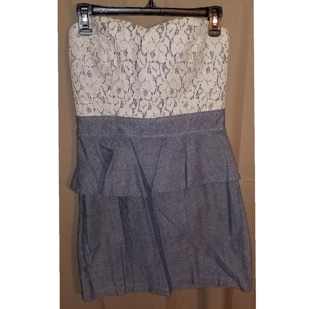 Beautiful lace sweetheart neckline, demin dress